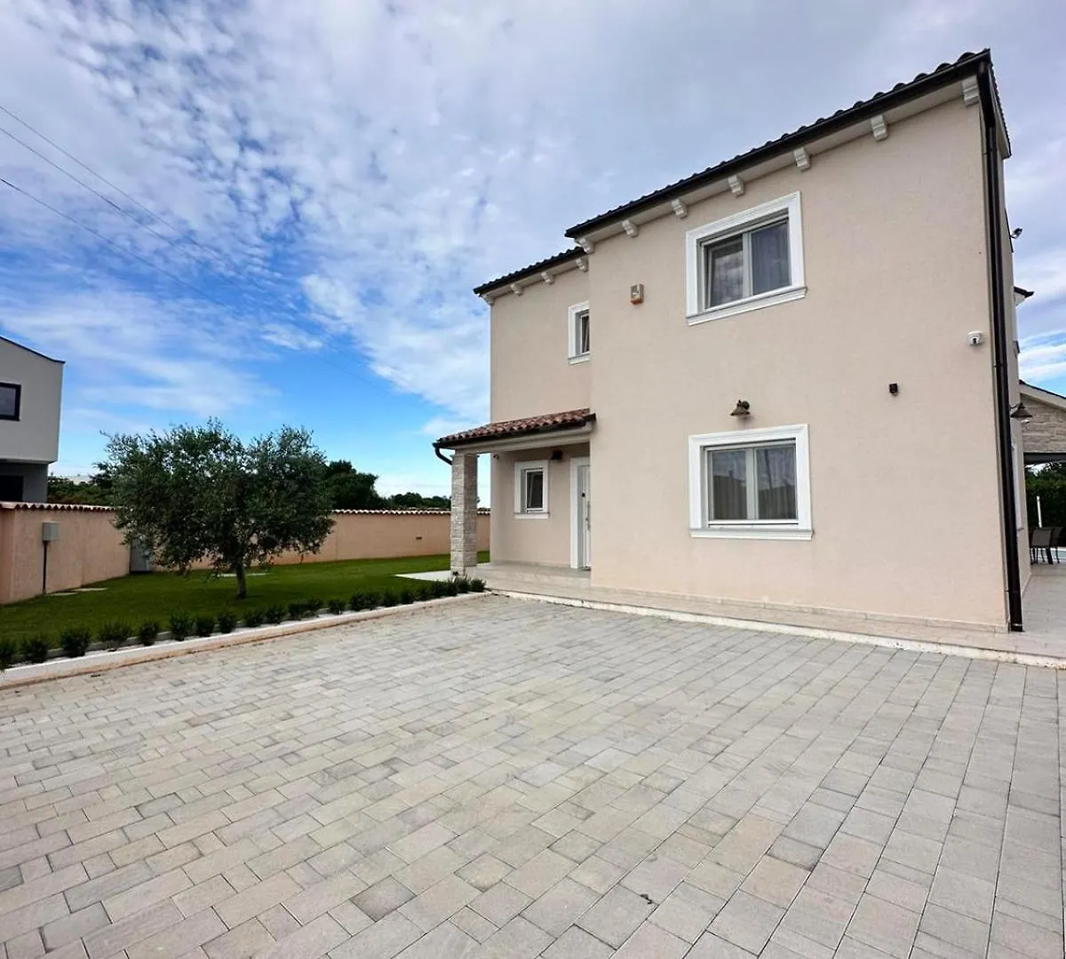Loborika Villa Magica